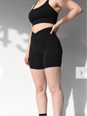 Arro Athletics Bestie High-Waist Black Shorts, 6 inch size XL